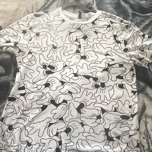 Mickey Mouse Hands tee